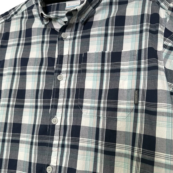 Columbia Men’s L Regular Fit Blue Plaid Short Sleeve Shirt - Picture 3 of 5
